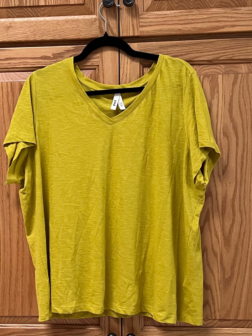Pact V-Neck Women’s Tee in Yellow-Green, GUC, Size XXL